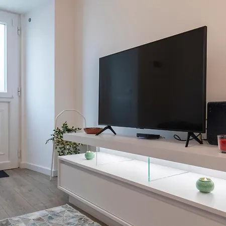 Lovelystay - 1bdr Cozy Flat In Heart Of شقة *